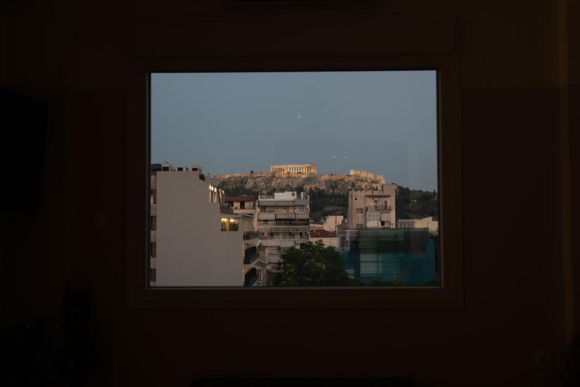 Ferienwohnung Stunning Acropolis View - 500M Metro - At Historical Center Athen Exterior foto