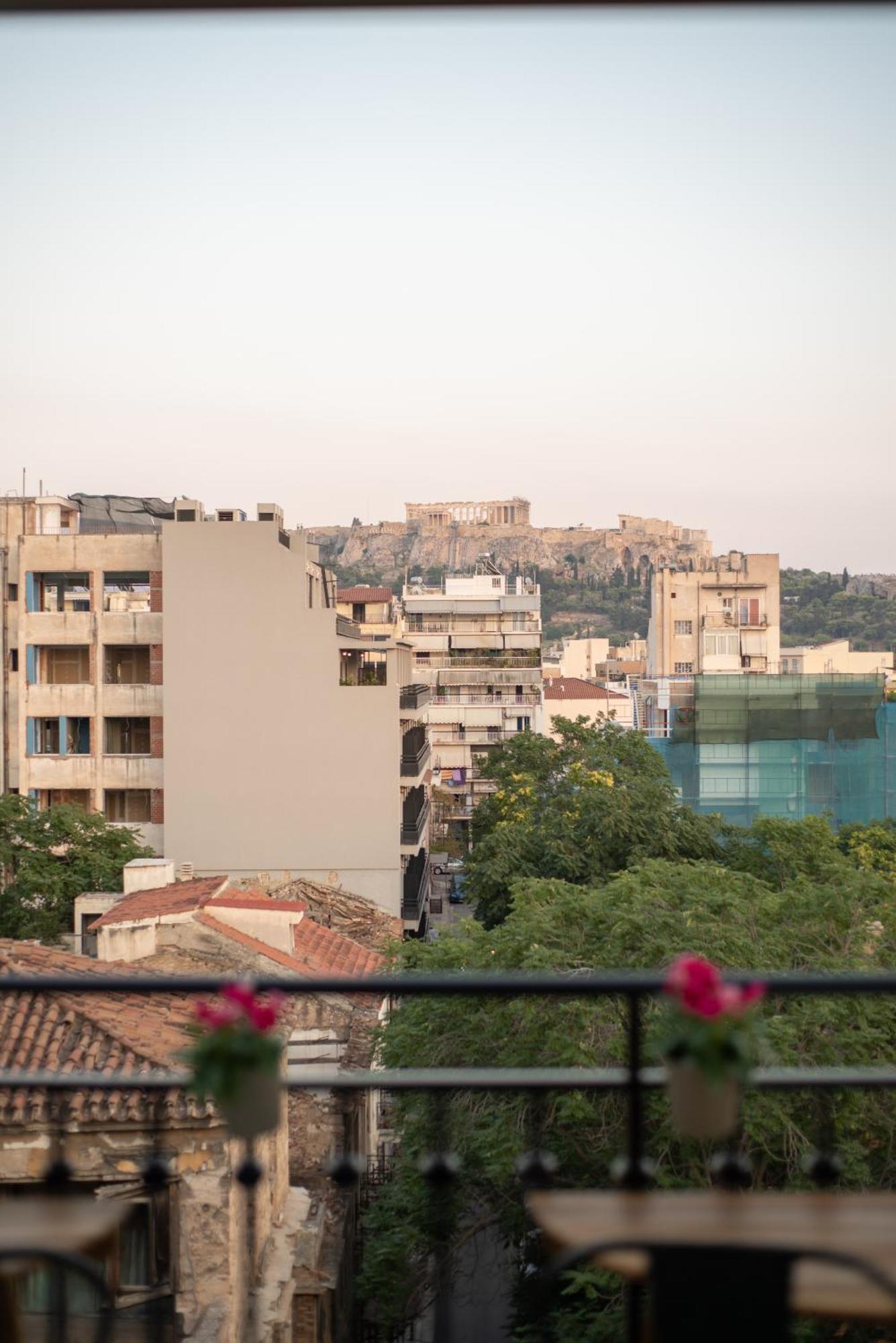 Ferienwohnung Stunning Acropolis View - 500M Metro - At Historical Center Athen Exterior foto